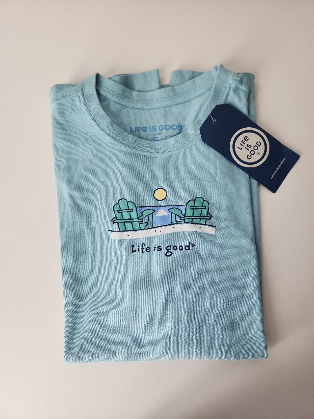 Life is Good Men's Crusher Tee short sleeve Beach Blue chairs print Sz S New